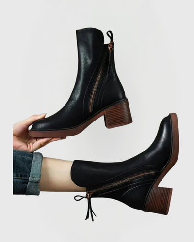Valorine| Black leather boots with a comfortable heel