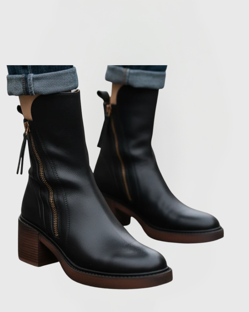 Valorine| Black leather boots with a comfortable heel