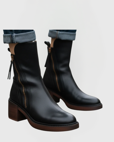 Valorine| Black leather boots with a comfortable heel